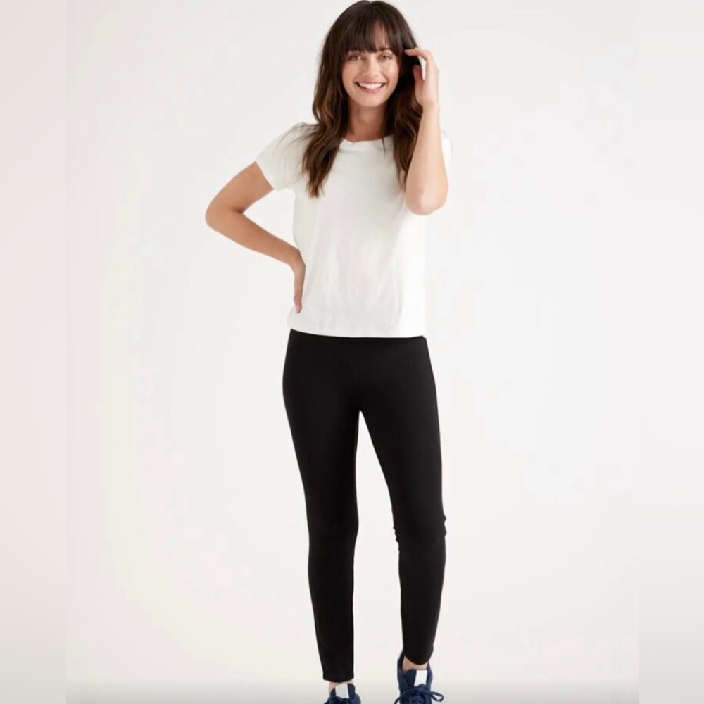 Quince Black Ultra-Stretch Ponte Skinny Pant
Size Small